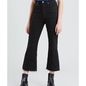 LEVIS BLACK RIBCAGE CROPPED FLARE WOMEN'S JEANS SIZE 29